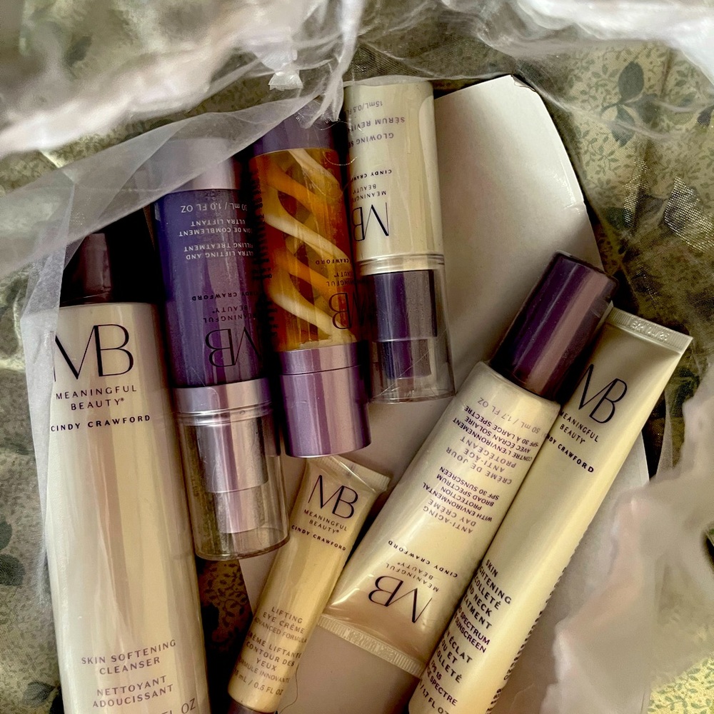 They are NEW meaningful beauty and never been opened!